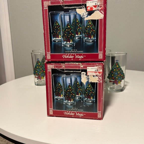 1993 "Holiday Magic 13 oz Beverage Glasses by Action Industries - Set of 8 - Picture 9 of 10